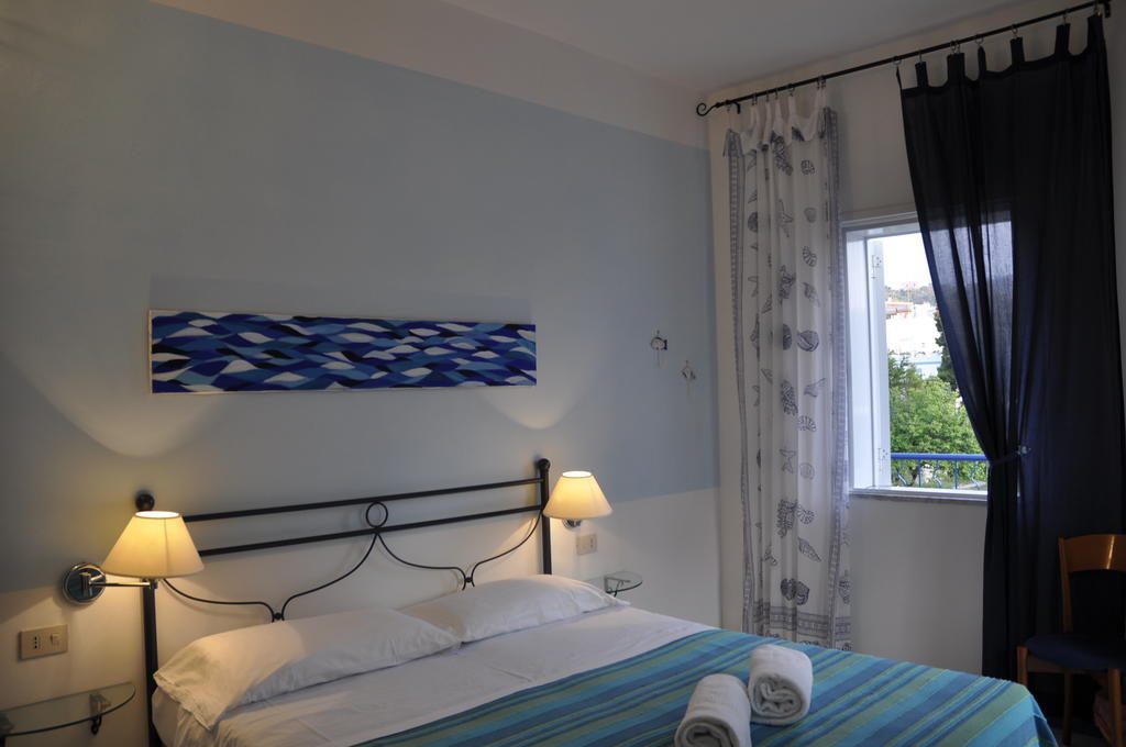 Il Mediterraneo - Adults Only Ponza Phòng bức ảnh